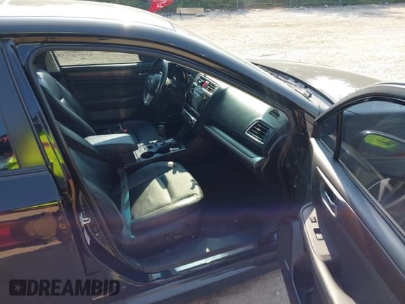 ✅ 2017 Subaru Legacy Limited • VIN: 4S3BNAN6XH3020148 • Lot: 42934389. Wystawiony na IAAI z przebiegiem 158 714 mil. Bezpłatny archiwum sprzedaży aukcyjnych z USA i szczegółowy raport historii pojazdu na DreamBid. Zdjęcie 5.