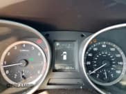 ✅ 2017 Hyundai Santa Fe 2.4L • VIN: 5NMZU3LB6HH013521 • Лот: 71483825. Опубликован ранее на Copart с пробегом 98 476 миль. Бесплатный доступ к архиву аукционных продаж из США и подробный отчёт об истории автомобиля на DreamBid. Изображение 9.