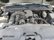 ✅ 2006 Chevrolet Silverado 2500HD Work Truck • VIN: 1GCHK29226E117541 • Лот: 85210894. Опубликован ранее на Copart с пробегом 323 223 миль. Бесплатный доступ к архиву аукционных продаж из США и подробный отчёт об истории автомобиля на DreamBid. Изображение 13.