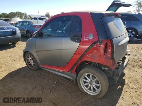 ✅ 2014 Smart fortwo Passion • VIN: WMEEJ9AA6EK792201 • Lot: 74756574. Listed on Copart with 17,282 mi. Free auction sales archive from the USA and detailed vehicle history report at DreamBid. Image 2.