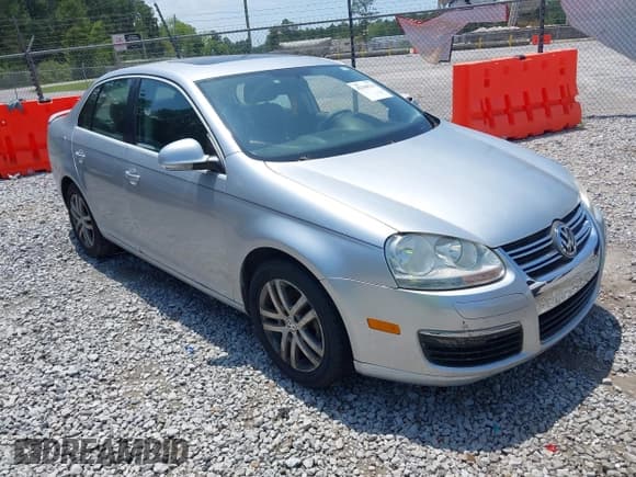 ✅ 2006 Volkswagen Jetta 2.5L • VIN: 3VWSG71K26M624575 • Лот: 42184114. Опубликован ранее на IAAI с пробегом 164 182 миль. Бесплатный доступ к архиву аукционных продаж из США и подробный отчёт об истории автомобиля на DreamBid. Изображение 1.