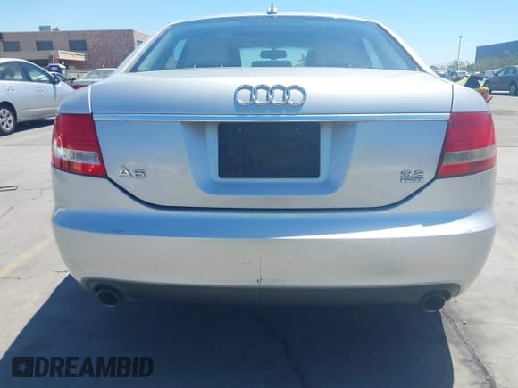 ✅ 2005 Audi A6 • VIN: WAUDG74FX5N085425 • Лот: 42956342. Опубликован ранее на IAAI с пробегом 131 904 миль. Бесплатный доступ к архиву аукционных продаж из США и подробный отчёт об истории автомобиля на DreamBid. Изображение 6.