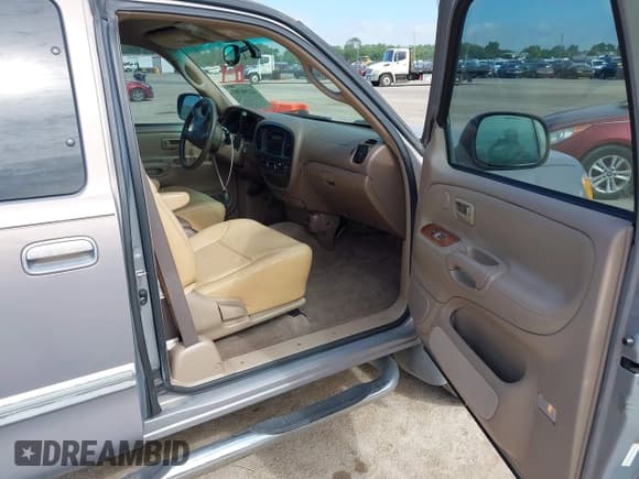✅ 2002 Toyota Tundra Limited • VIN: 5TBRT38112S278928 • Lot: 42598707. Listed on IAAI with 210,253 mi. Free auction sales archive from the USA and detailed vehicle history report at DreamBid. Image 5.