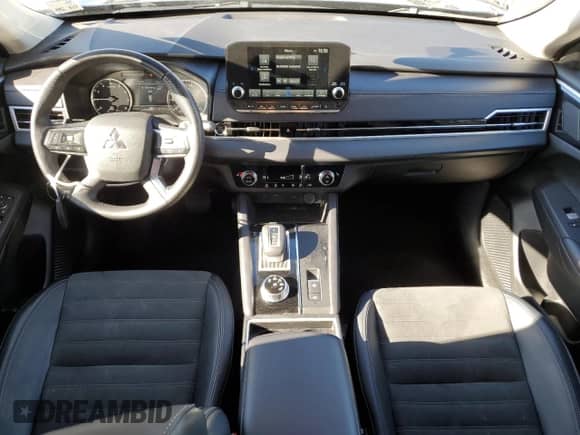 2024 Mitsubishi Outlander SE z VIN JA4J3VA82RZ044128, wystawiony jako Copart lot #90986235 z przebiegiem 36 953 mil mil oraz Czysty tytuł • Clean title. Historia ofert i sprzedaży dostępna na DreamBid. Obrazek 8.