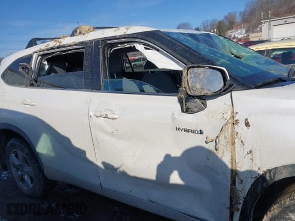 ✅ 2021 Toyota Highlander Hybrid LE • VIN: 5TDZARAH3MS507748 • Lot: 41580735. Listed on IAAI with 52,696 mi. Free auction sales archive from the USA and detailed vehicle history report at DreamBid. Image 13.