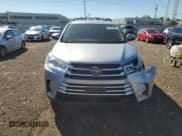 ✅ 2018 Toyota Highlander LE Plus • VIN: 5TDBZRFH4JS805899 • Lot: 84879095. Listed on Copart with 91,378 mi. Free auction sales archive from the USA and detailed vehicle history report at DreamBid. Image 5.