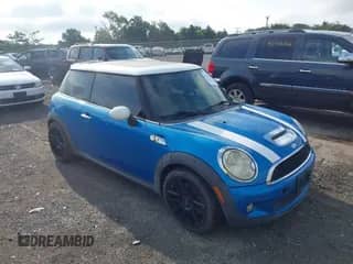 2008 MINI Hardtop S with VIN WMWMF73548TT91208, listed as a IAAI auction lot 42747902 with 137,214 mi miles and . Bid and sale history available at DreamBid. Image 1.