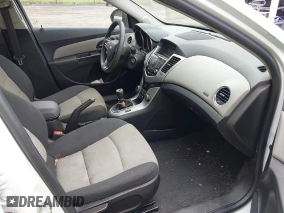 ✅ 2016 Chevrolet Cruze LS • VIN: 1G1PB5SGXG7173440 • Lot: 42995735. Listed on IAAI with 122,550 mi. Free auction sales archive from the USA and detailed vehicle history report at DreamBid. Image 5.