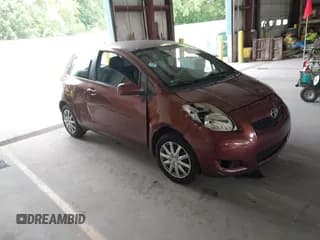 ✅ 2010 Toyota Yaris • VIN: JTDJT4K32A5283497 • Lot: 42833793. Wystawiony na IAAI z przebiegiem 195 104 mil. Bezpłatny archiwum sprzedaży aukcyjnych z USA i szczegółowy raport historii pojazdu na DreamBid. Zdjęcie 1.