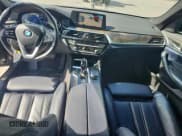 ✅ 2017 BMW 5 Series 530i • VIN: WBAJA5C34HG896405 • Lot: 85378555. Wystawiony na Copart z przebiegiem 117 206 mil. Bezpłatny archiwum sprzedaży aukcyjnych z USA i szczegółowy raport historii pojazdu na DreamBid. Zdjęcie 8.