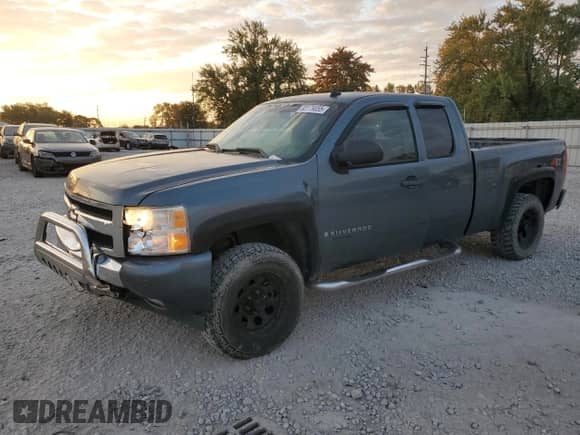 2008 Chevrolet Silverado 1500 2LT z VIN 2GCEK19J981258860, wystawiony jako Copart lot #80179055 z przebiegiem 191 835 mil mil oraz Szkoda całkowita • Salvage title. Historia ofert i sprzedaży dostępna na DreamBid. Obrazek 1.