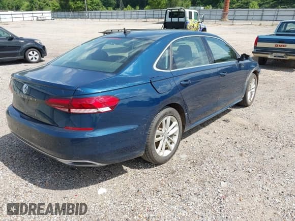 ✅ 2020 Volkswagen Passat SE • VIN: 1VWSA7A3XLC020764 • Лот: 42664113. Опубликован ранее на IAAI с пробегом 44 717 миль. Бесплатный доступ к архиву аукционных продаж из США и подробный отчёт об истории автомобиля на DreamBid. Изображение 4.