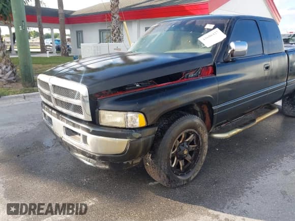 ✅ 1997 Dodge 1500 • VIN: 3B7HC13Z4VG834558 • Lot: 43686427. Wystawiony na IAAI z przebiegiem 200 216 mil. Bezpłatny archiwum sprzedaży aukcyjnych z USA i szczegółowy raport historii pojazdu na DreamBid. Zdjęcie 6.