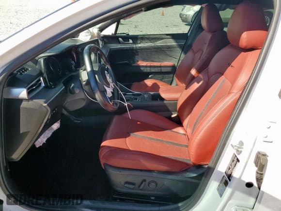 ✅ 2022 Kia K5 GT-Line • VIN: 5XXG64J2XNG140017 • Lot: 90705285. Wystawiony na Copart z przebiegiem 64 612 mil. Bezpłatny archiwum sprzedaży aukcyjnych z USA i szczegółowy raport historii pojazdu na DreamBid. Zdjęcie 7.