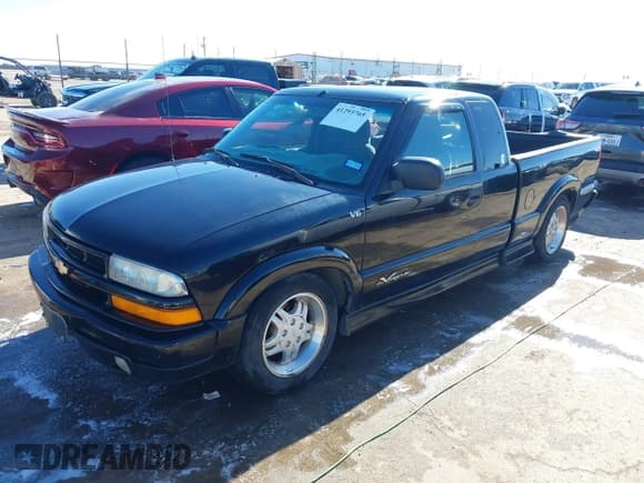 ✅ 2001 Chevrolet S-10 LS • VIN: 1GCCS19W718230397 • Лот: 41293765. Опубликован ранее на IAAI с пробегом 151 578 миль. Бесплатный доступ к архиву аукционных продаж из США и подробный отчёт об истории автомобиля на DreamBid. Изображение 2.
