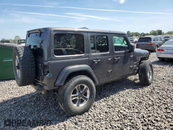 ✅ 2020 Jeep Wrangler Unlimited Sahara • VIN: 1C4HJXEM3LW336988 • Lot: 65573155. Listed on Copart with 92,556 mi. Free auction sales archive from the USA and detailed vehicle history report at DreamBid. Image 3.