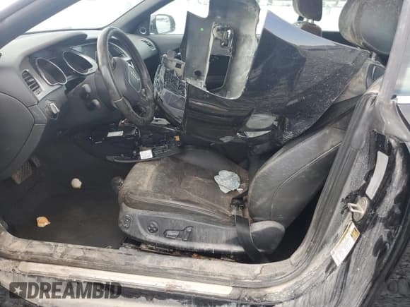 ✅ 2011 Audi A5 Premium Plus • VIN: WAULFAFH8BN010535 • Lot: 69608045. Wystawiony na Copart z przebiegiem Nie podano. Bezpłatny archiwum sprzedaży aukcyjnych z USA i szczegółowy raport historii pojazdu na DreamBid. Zdjęcie 7.