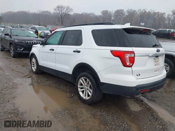✅ 2017 Ford Explorer • VIN: 1FM5K7B85HGA00098 • Lot: 43725558. Wystawiony na IAAI z przebiegiem 114 577 mil. Bezpłatny archiwum sprzedaży aukcyjnych z USA i szczegółowy raport historii pojazdu na DreamBid. Zdjęcie 3.