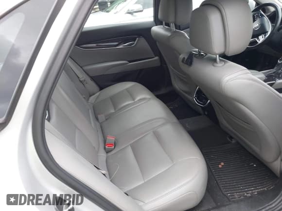 ✅ 2014 Cadillac XTS Luxury • VIN: 2G61M5S33E9166901 • Lot: 42969618. Wystawiony na IAAI z przebiegiem 128 067 mil. Bezpłatny archiwum sprzedaży aukcyjnych z USA i szczegółowy raport historii pojazdu na DreamBid. Zdjęcie 8.