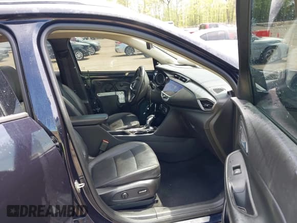 ✅ 2020 Buick Encore GX Essence • VIN: KL4MMGSL8LB074114 • Lot: 42105388. Listed on IAAI with 62,268 mi. Free auction sales archive from the USA and detailed vehicle history report at DreamBid. Image 5.