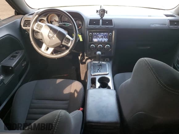 ✅ 2014 Dodge Challenger SXT • VIN: 2C3CDYAG0EH289786 • Lot: 74804674. Wystawiony na Copart z przebiegiem 175 166 mil. Bezpłatny archiwum sprzedaży aukcyjnych z USA i szczegółowy raport historii pojazdu na DreamBid. Zdjęcie 8.