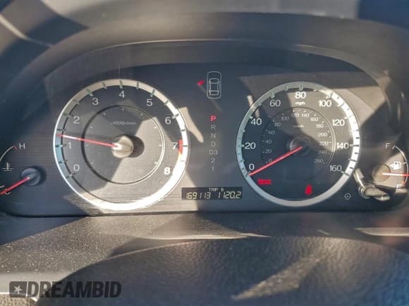 ✅ 2010 Honda Accord LX • VIN: 1HGCP2F3XAA045966 • Лот: 93769385. Опубликован ранее на Copart с пробегом 169 113 миль. Бесплатный доступ к архиву аукционных продаж из США и подробный отчёт об истории автомобиля на DreamBid. Изображение 9.