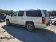 ✅ 2008 Chevrolet Suburban Commercial • VIN: 1GNFC16018R209521 • Lot: 76571044. Wystawiony na Copart z przebiegiem 251 229 mil. Bezpłatny archiwum sprzedaży aukcyjnych z USA i szczegółowy raport historii pojazdu na DreamBid. Zdjęcie 2.