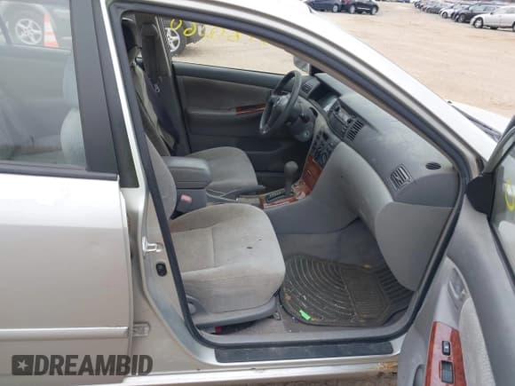 ✅ 2004 Toyota Corolla LE • VIN: JTDBR32E542020747 • Лот: 43750360. Опубликован ранее на IAAI с пробегом 195 276 миль. Бесплатный доступ к архиву аукционных продаж из США и подробный отчёт об истории автомобиля на DreamBid. Изображение 5.