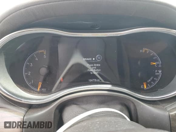 ✅ 2014 Jeep Grand Cherokee Overland • VIN: 1C4RJFCM9EC304150 • Lot: 70042215. Listed on Copart with 124,779 mi. Free auction sales archive from the USA and detailed vehicle history report at DreamBid. Image 9.