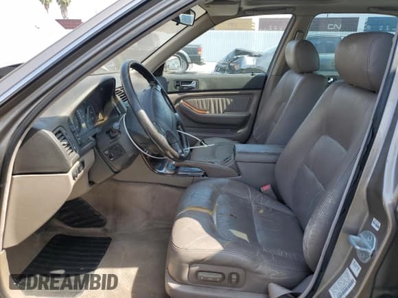 ✅ 1995 Acura Legend GS • VIN: JH4KA7685SC012575 • Lot: 62334325. Wystawiony na Copart z przebiegiem 192 825 mil. Bezpłatny archiwum sprzedaży aukcyjnych z USA i szczegółowy raport historii pojazdu na DreamBid. Zdjęcie 7.