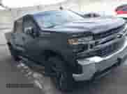 2022 Chevrolet Silverado 1500 LT z VIN 1GCPWCEDXNZ201109, wystawiony jako IAAI lot #42783919 z przebiegiem 46 769 mil mil oraz . Historia ofert i sprzedaży dostępna na DreamBid. Obrazek 1.