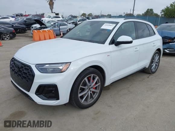 ✅ 2024 Audi Q5 S line Premium Plus • VIN: WA1E2AFY9R2092465 • Lot: 42090469. Wystawiony na IAAI z przebiegiem 2 835 mil. Bezpłatny archiwum sprzedaży aukcyjnych z USA i szczegółowy raport historii pojazdu na DreamBid. Zdjęcie 20.