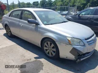 ✅ 2006 Toyota Avalon XL • VIN: 4T1BK36B26U062655 • Lot: 42834824. Wystawiony na IAAI z przebiegiem 141 234 mil. Bezpłatny archiwum sprzedaży aukcyjnych z USA i szczegółowy raport historii pojazdu na DreamBid. Zdjęcie 1.