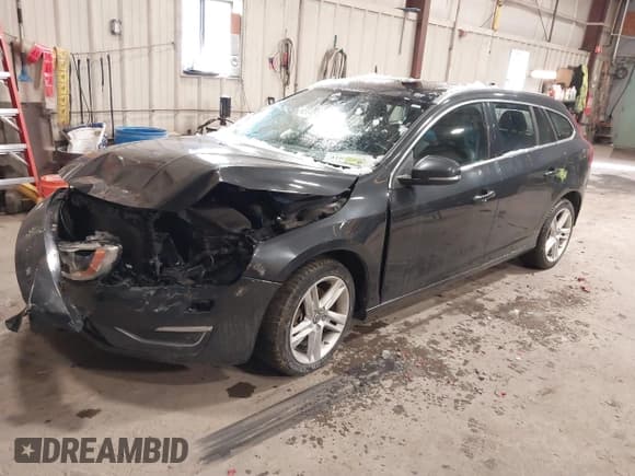 ✅ 2015 Volvo V60 T5 Drive-E Platinum • VIN: YV126MED8F1212989 • Лот: 41694405. Опубликован ранее на IAAI с пробегом 159 243 миль. Бесплатный доступ к архиву аукционных продаж из США и подробный отчёт об истории автомобиля на DreamBid. Изображение 2.