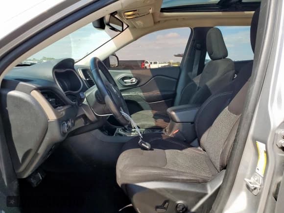 ✅ 2016 Jeep Cherokee 75th Anniversary • VIN: 1C4PJLCS6GW307125 • Лот: 84527095. Опубликован ранее на Copart с пробегом 115 771 миль. Бесплатный доступ к архиву аукционных продаж из США и подробный отчёт об истории автомобиля на DreamBid. Изображение 7.