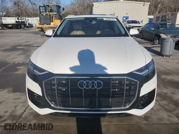 ✅ 2019 Audi Q8 Premium • VIN: WA1AVAF16KD010811 • Лот: 42600195. Опубликован ранее на Copart с пробегом 42 385 миль. Бесплатный доступ к архиву аукционных продаж из США и подробный отчёт об истории автомобиля на DreamBid. Изображение 5.