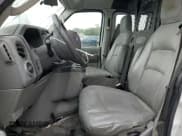 ✅ 2010 Ford Econoline Cargo Commercial • VIN: 1FTNE1EW9ADA22017 • Lot: 67210365. Wystawiony na Copart z przebiegiem 79 746 mil. Bezpłatny archiwum sprzedaży aukcyjnych z USA i szczegółowy raport historii pojazdu na DreamBid. Zdjęcie 7.