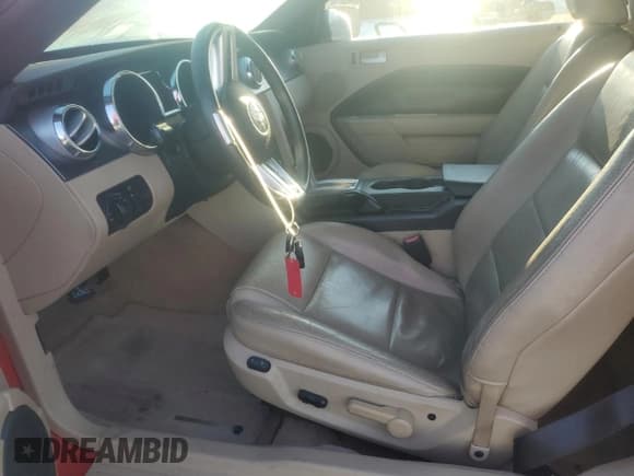 ✅ 2007 Ford Mustang Deluxe • VIN: 1ZVHT84N175251411 • Lot: 87271085. Listed on Copart with 82,989 mi. Free auction sales archive from the USA and detailed vehicle history report at DreamBid. Image 7.