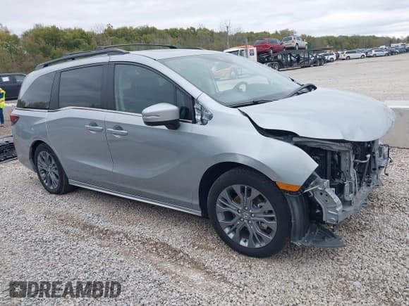 ✅ 2025 Honda Odyssey Touring • VIN: 5FNRL6H89SB011692 • Lot: 43515660. Listed on IAAI with 14,676 mi. Free auction sales archive from the USA and detailed vehicle history report at DreamBid. Image 1.