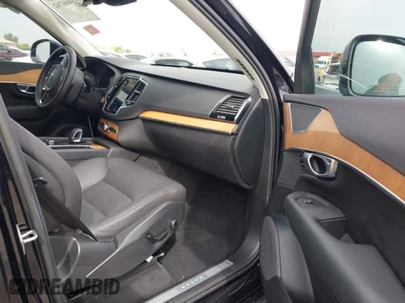 ✅ 2023 Volvo XC90 Plus • VIN: YV4L12PN0P1973047 • Lot: 41906702. Listed on IAAI with 20,615 mi. Free auction sales archive from the USA and detailed vehicle history report at DreamBid. Image 5.