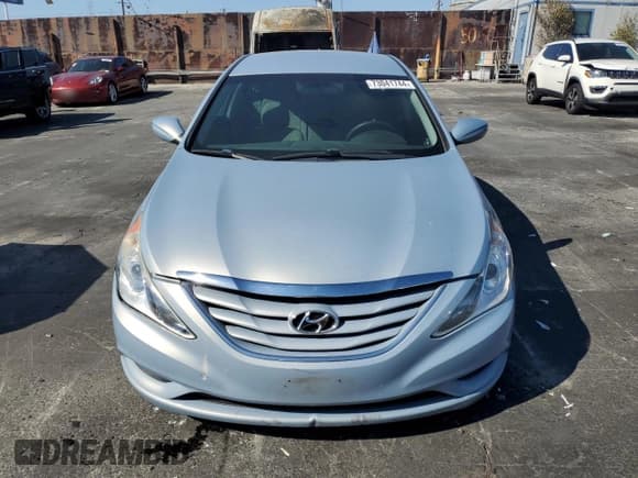 ✅ 2011 Hyundai Sonata GLS • VIN: 5NPEB4AC9BH210148 • Lot: 73041744. Listed on Copart with 101,098 mi. Free auction sales archive from the USA and detailed vehicle history report at DreamBid. Image 5.