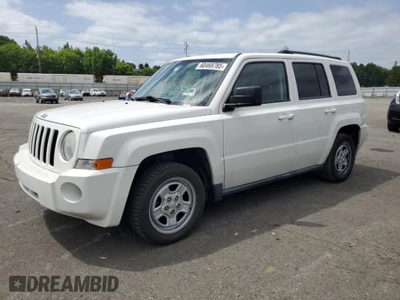 ✅ 2010 Jeep Patriot Sport • VIN: 1J4NT2GA7AD523348 • Лот: 60469785. Опубликован ранее на Copart с пробегом 137 398 миль. Бесплатный доступ к архиву аукционных продаж из США и подробный отчёт об истории автомобиля на DreamBid. Изображение 1.