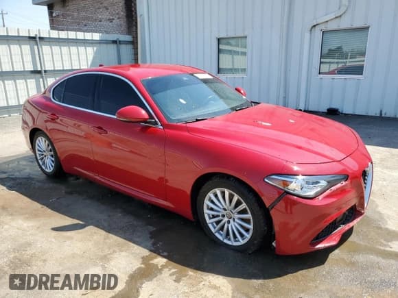 ✅ 2021 Alfa Romeo Giulia • VIN: ZARFAMAN3M7649352 • Lot: 51116125. Wystawiony na Copart z przebiegiem 34 093 mil. Bezpłatny archiwum sprzedaży aukcyjnych z USA i szczegółowy raport historii pojazdu na DreamBid. Zdjęcie 4.