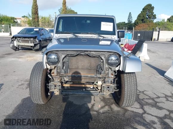 ✅ 2018 Jeep Wrangler Unlimited Sport S • VIN: 1C4HJWDG5JL839703 • Lot: 42140205. Listed on IAAI with 61,604 mi. Free auction sales archive from the USA and detailed vehicle history report at DreamBid. Image 13.