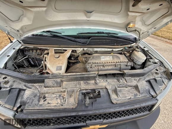 ✅ 2020 Chevrolet Express Cargo • VIN: 1GCWGAFP9L1210191 • Lot: 94977915. Listed on Copart with 180,894 mi. Free auction sales archive from the USA and detailed vehicle history report at DreamBid. Image 7.