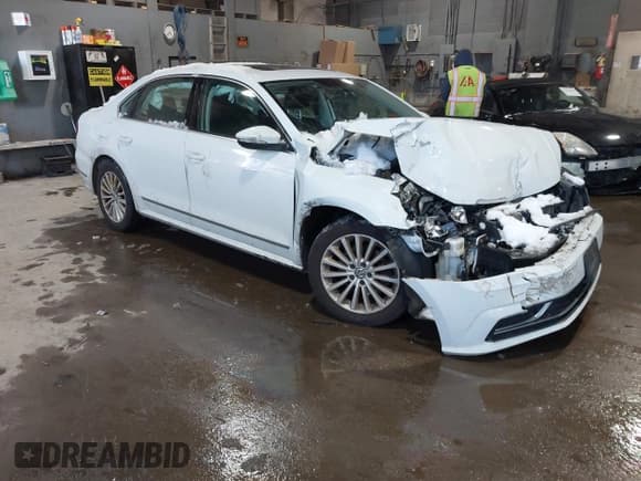 ✅ 2017 Volkswagen Passat SE • VIN: 1VWBT7A30HC056657 • Lot: 41535452. Listed on IAAI with 140,434 mi. Free auction sales archive from the USA and detailed vehicle history report at DreamBid. Image 1.