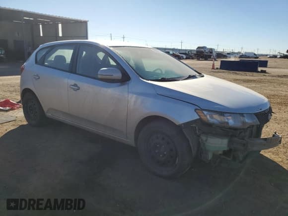 ✅ 2013 Kia Forte EX • VIN: KNAFU5A20D5745977 • Лот: 90360055. Опубликован ранее на Copart с пробегом 188 785 миль. Бесплатный доступ к архиву аукционных продаж из США и подробный отчёт об истории автомобиля на DreamBid. Изображение 4.