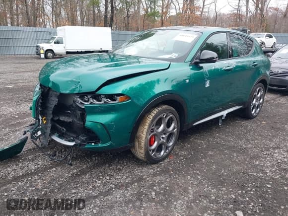 ✅ 2024 Alfa Romeo Tonale Ti • VIN: ZASPATCW3R3046855 • Lot: 41844525. Wystawiony na IAAI z przebiegiem 4 153 mil. Bezpłatny archiwum sprzedaży aukcyjnych z USA i szczegółowy raport historii pojazdu na DreamBid. Zdjęcie 2.