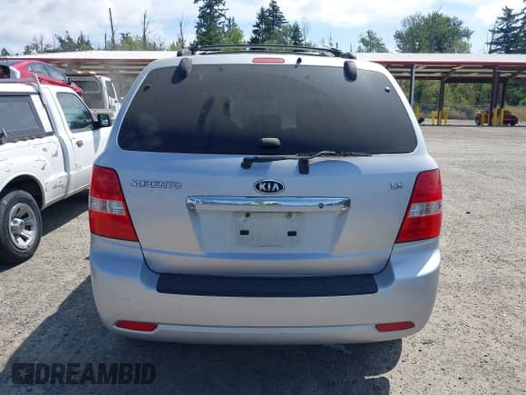 ✅ 2007 Kia Sorento LX • VIN: KNDJC736375714044 • Лот: 42718393. Опубликован ранее на IAAI с пробегом 246 123 миль. Бесплатный доступ к архиву аукционных продаж из США и подробный отчёт об истории автомобиля на DreamBid. Изображение 16.