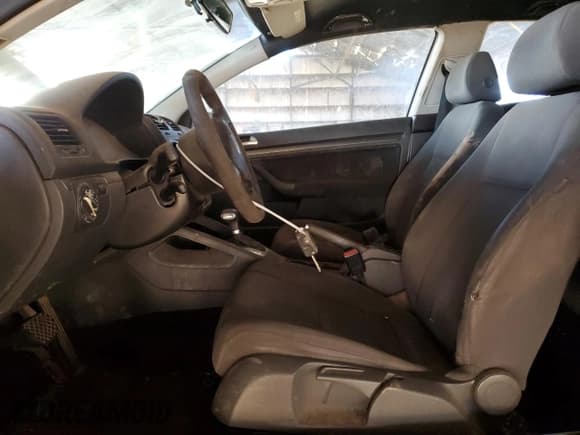 ✅ 2007 Volkswagen Rabbit • VIN: WVWBR71K77W039098 • Lot: 46236845. Listed on Copart with 189,677 mi. Free auction sales archive from the USA and detailed vehicle history report at DreamBid. Image 7.